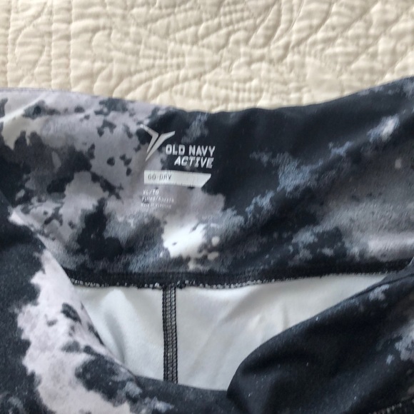 2 pairs of leggings - Picture 2 of 3